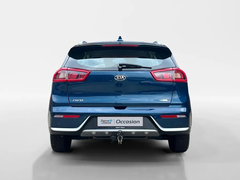Kia Niro 1.6 GDi Hybrid DynamicLine | Trekhaak Vast + 13-Polige Stekker | All-Seasonbanden | Apple Carplay / Android Auto | Navigatiesysteem | Parkeersensoren + Camera Achter | Cruise Control | Rijstrooksensor + Correctie
