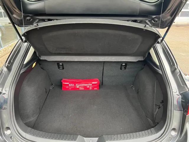 Mazda 3 2.0 SkyActiv-G 120 GT-M | LEDER | CAMERA | BOSE AUDIO | NAVIGATIE | NED AUTO | DEALER ONDERHOUDEN | STOEL + STUURVERWARMING | ACC |