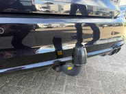 Ford Focus Wagon 1.0 EcoBoost Hybrid ST Line Style | Dealer onderhouden | NL auto | Winter pack | Trekhaak | Navigatie | Apple carplay & Android auto | Parkeersensoren voor en achter | Achteruitrijcamera | Cruise control | Draadloos opladen mobiel | Privacy glas | B