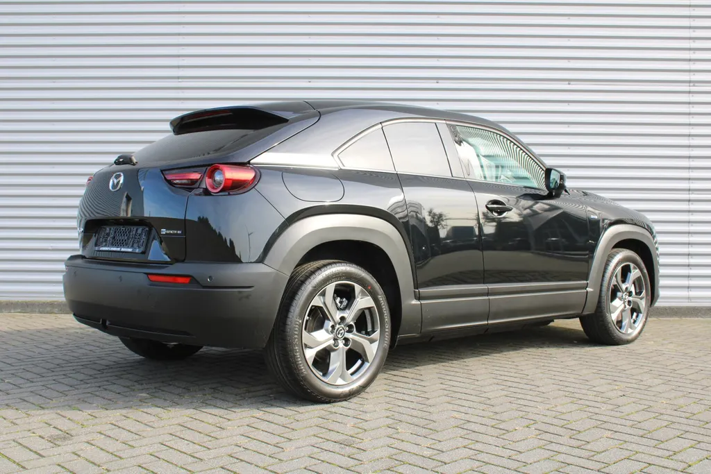 Mazda MX-30 e-SkyActiv EV 145PK Advantage Modern 36 kWh | Stoelverwarming | HUD | Dodehoek detectie | Elek. stoelverstelling | LED | 18' LM | Camera |