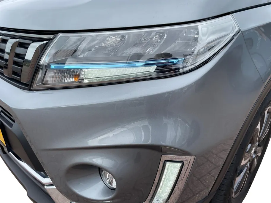 Suzuki Vitara 1.5 Hybrid Style *Automaat*Navi+Camera*Adapt. Cruise Control*Stoelverwarming*Climate Control*LM.Velgen*Trekhaak*Zeer nette auto!