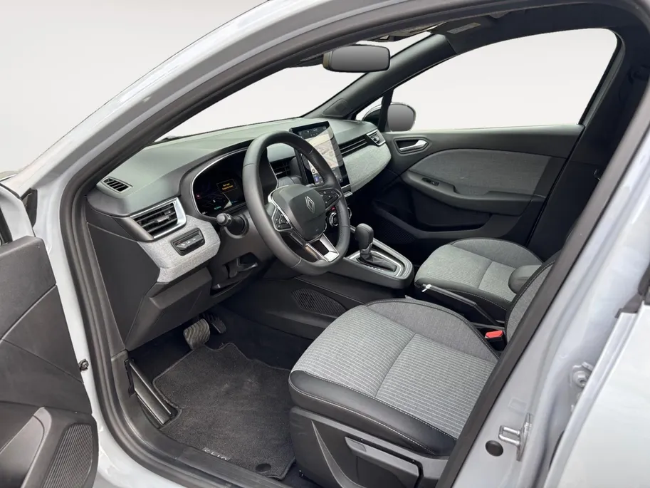 Renault Clio 1.6 E-Tech Full Hybrid 145 techno | Apple CarPlay/Android Auto | Climate Control | Cruise Control | Full LED | Camera | Parkeersensoren | Digital Cockpit | Licht & Regen Sensor |