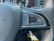Škoda Karoq 1.0 TSI Ambition Business DSG-Automaat| Wegklapbare trekhaak| Navi| Cruise Control| Climate control| Parkeersensoren v+a|