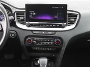 Kia Ceed Sportswagon 1.5 T-GDi DynamicPlusLine | Stoel- & stuurverwarming | Camera | Clima | Cruise adapt. | LED | Navi | Elek. achterklep | 16' LM |