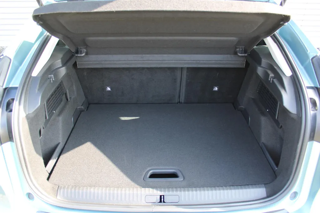 Citroën ë-C4 Shine 50 kWh | Airco | Cruise | Navi | Keyless | Trekhaak | LM Velgen | Heads Up Display | Stoelverwarming |