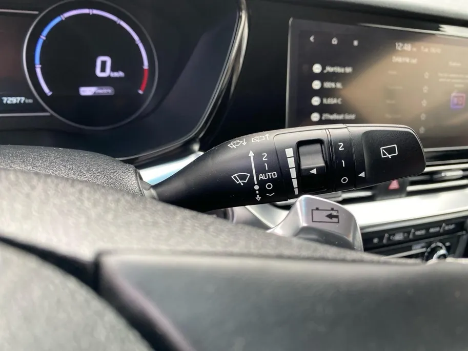 Kia e-Niro DynamicPlusLine 64 kWh | Climate control | Navigatie | Parkeercamera | Stoel + stuurverwarming | Keyless | Schuif-kanteldak | Line assist |