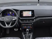 Volkswagen T-Cross 1.5TSI/150PK R-Line ·Trekhaak · Apple/Android Car Play ·  Navigatie · Camera + Parkeersensoren · Garantie t/m 22-10-2027