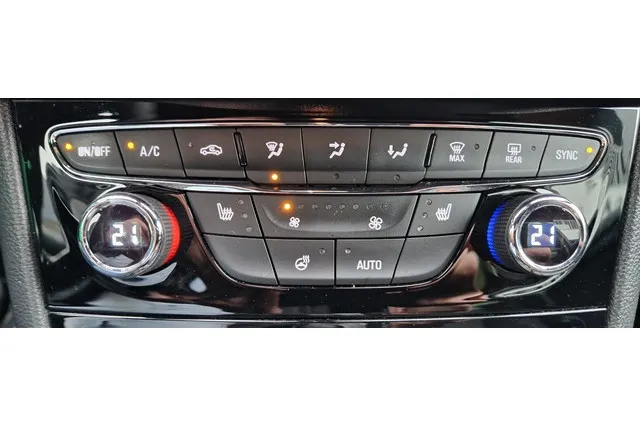 Opel Astra 1.4 150PK Turbo Business Executive Navi - Camera - Trekhaak