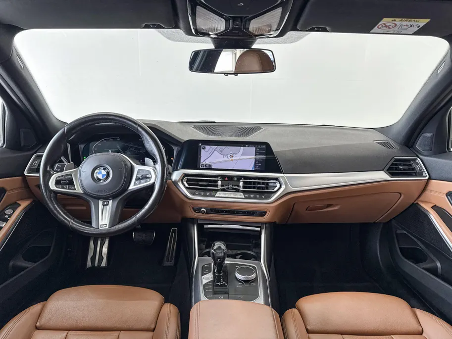 BMW 3 Serie Sedan 318i High Executive