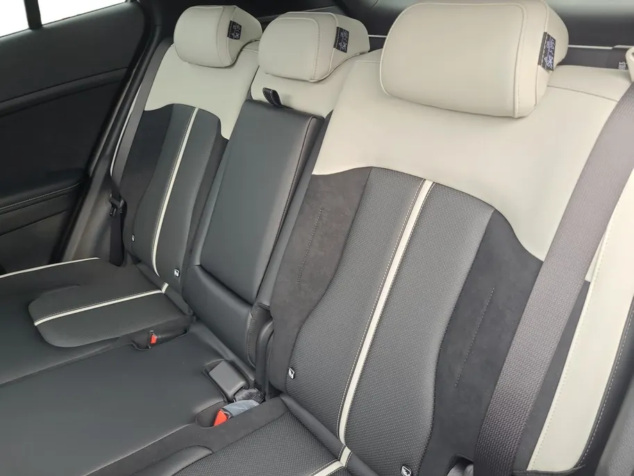 Kia Sportage 1.6 T-GDi Hybrid GT-PlusLine 239 PK | Two tone Metallic lak | Trekhaak | Trekgewicht: 1.510 kg | Fabrieksgarantie | NAP