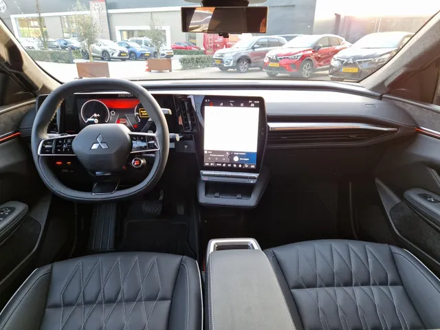 Mitsubishi Eclipse Cross Instyle 87 kWh