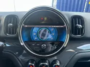 MINI Countryman 1.5 Cooper Chili | Harman & Kardon | Elektrische Stoelverstelling | Automatische Achterklep | Camera | Navi | Parkeersensoren | Cruise & Climate Control | 12 Maanden BOVAG Garantie
