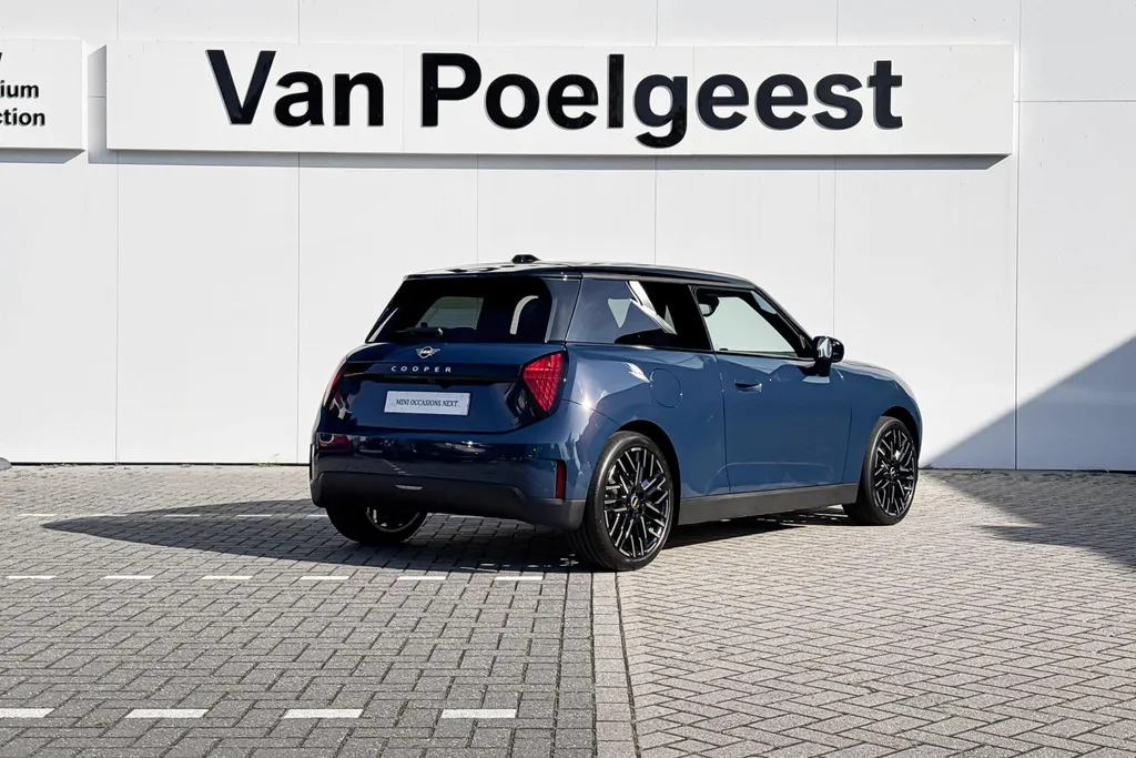MINI Cooper 3-deurs Electric Cooper E Favoured L 40.7 kWh