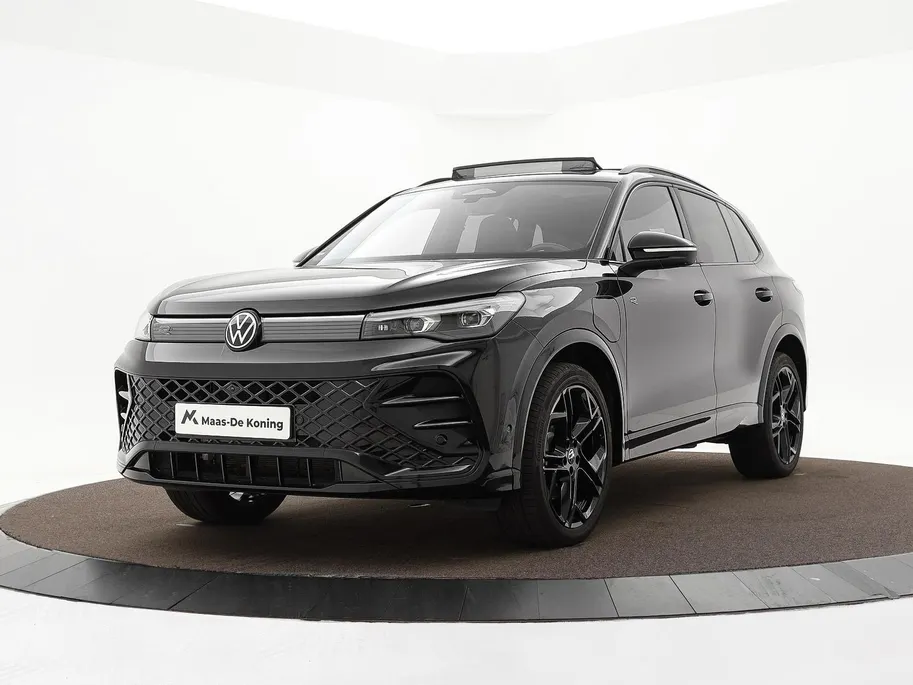 Volkswagen Tiguan 1.5 eHybrid 272pk DSG R-Line Business · Trekhaak · Panoramadak · Dodehoeksensoren · Apple/Android Car Play · Camera · Garantie t/m 23-08-2028 of 100.000km