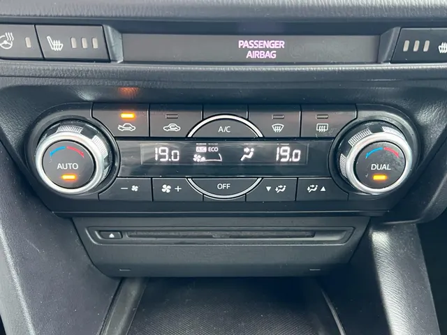 Mazda 3 2.0 SkyActiv-G 120 GT-M | LEDER | CAMERA | BOSE AUDIO | NAVIGATIE | NED AUTO | DEALER ONDERHOUDEN | STOEL + STUURVERWARMING | ACC |