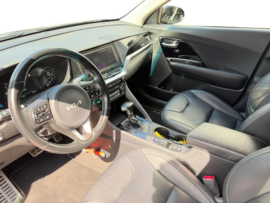 Kia Niro 1.6 GDi Hybrid DynamicPlusLine | Zeer nette auto| Trekhaak | Dealer onderhouden | Lederen bekleding | Navigatie | Apple CarPlay & Android Auto |