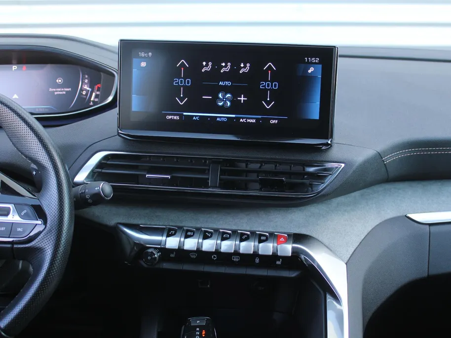 Peugeot 3008 1.2 PureTech GT | Trekhaak | Stoelverwarming | Cruise adapt. | Camera | Dodehoek detectie | 18' LM | Navi | Clima |