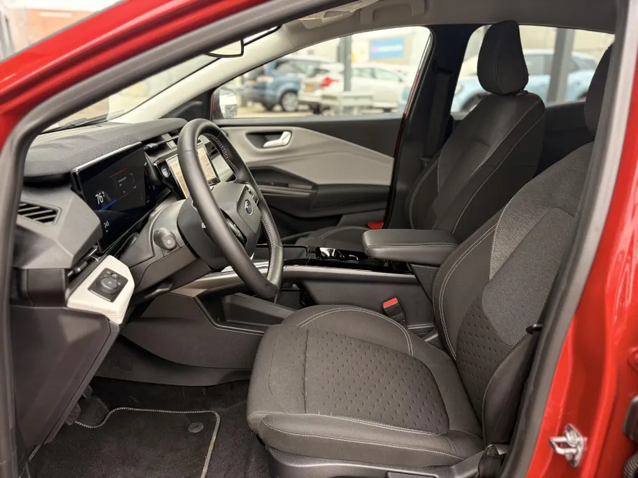 Ford Puma Gen-E 44 kWh DEMO I COMFORT PACK I WINTER PACK I APPLE CARPLAY / ANDROID AUTO I