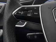 Audi A6 Avant 40 TFSI 204pk S edition Competition · Panoramadak · Apple/Android Car Play · Camera · Elek. stoelverstelling met memory · 19'' Velgen ·  Garantie t/m 15-07-2028 of 100.000km