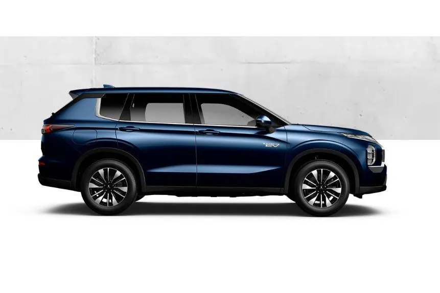 Mitsubishi Outlander 2.4 PHEV Intense € 5.000 euro korting eigen voorraad| 8 jaar garantie| Snel leverbaar | Totaalprijs op is op.