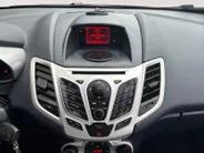 Ford Fiesta 1.4 Titanium | Voorruitverwarming | PDC | Airco | 12 maanden BOVAG garantie