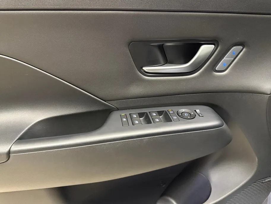 Hyundai Kona Electric PREMIUM | 65.4KWH | NL-AUTO | DEALERONDERHOUDEN |