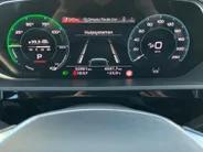Audi e-tron Sportback 55 quattro S Line 95 kWh 300kW/408PK · Panoramadak · Trekhaak · Camera · Leder · Stoelverwarming · Drive select ·  Garantie t/m 18-10-2027 of 100000km.