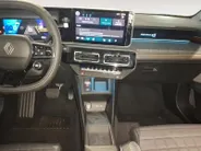 Renault 4 comfort range iconic 52 kWh | Direct leverbaar €1.800,- korting | Gratis 5 Jaar Garantie | LMV | Carplay | Adapter V2L | Elektrische achterklep |