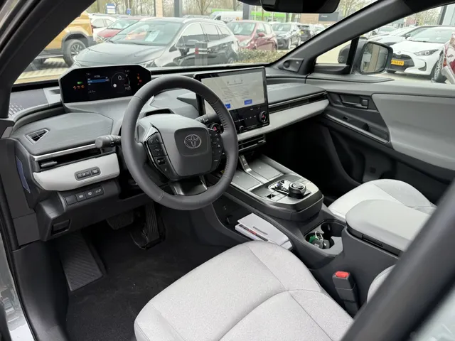 Toyota C-HR+ Executive AWD 77 kWh | Executive Plus Pack |
