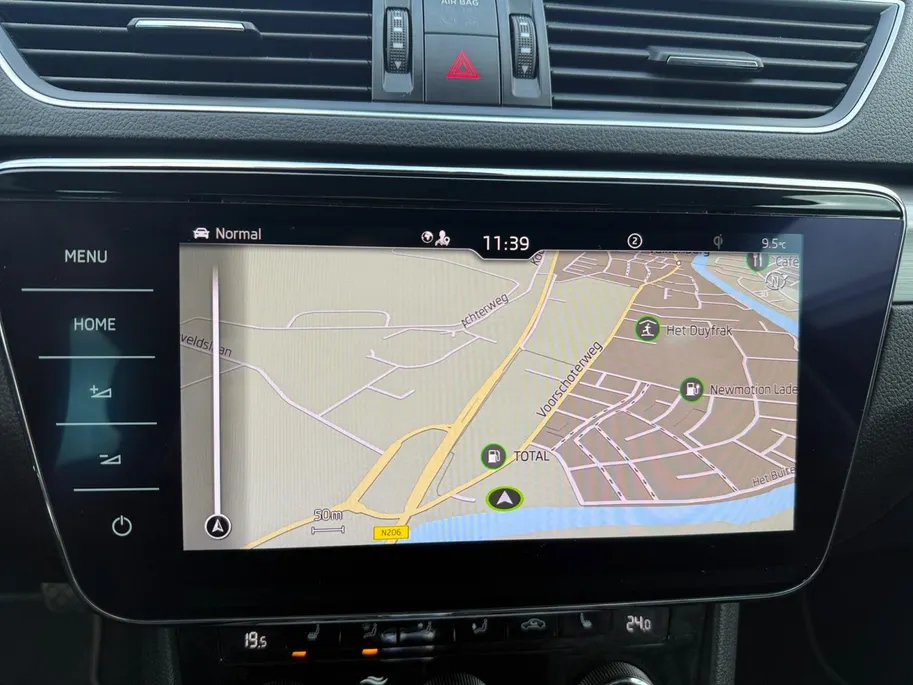 Škoda Superb Combi 1.4 TSI iV Business Edition Plus *Automaat*Navi+Camera*Parkeersensoren*Elekt. Stoelen*Lederen bekleding*Winter Pack*VOL OPTIES!
