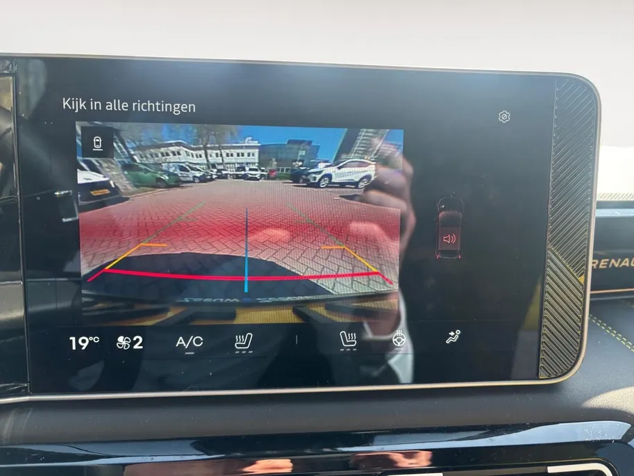 Renault 5 comfort range iconic cinq 52 kWh AUTOMAAT NAVI AIRCO CAMERA ADAPTIEVE CRUISE CONTROLE STOELVERWARMING STUURVERWARMING APPLECARPLAY ANDROID AUTO !!!LET OP DEMO VRAAG NAAR DE KMSTAND!!!