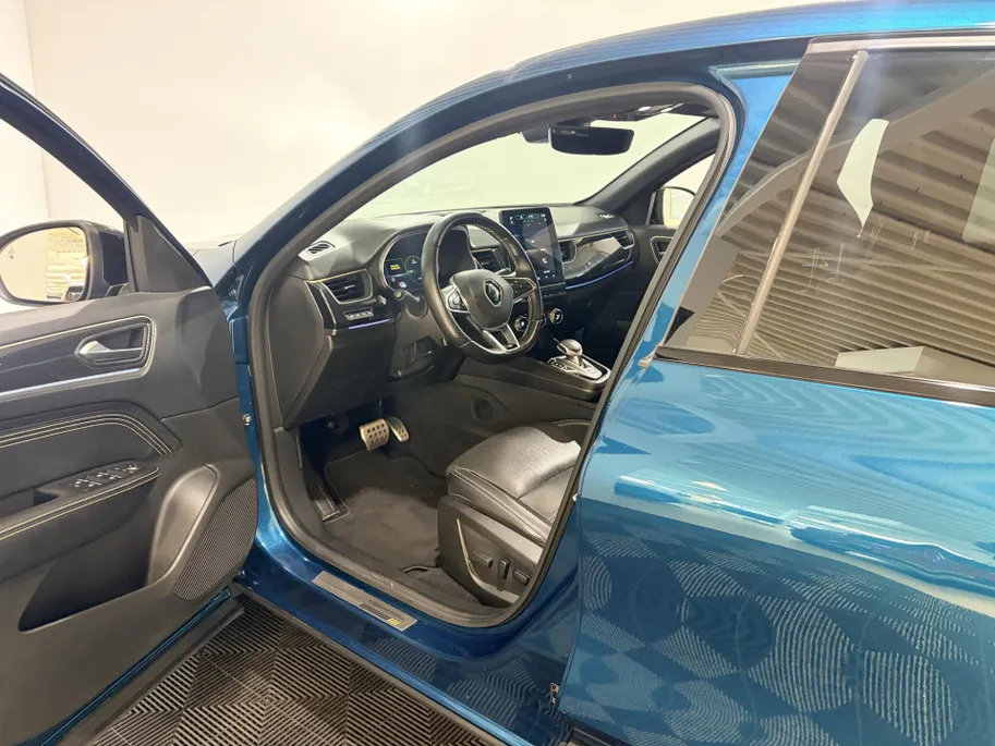 Renault Arkana 145PK E-Tech Hybrid E-Tech Engineered Automaat | 1e eigenaar | Navi | Camera | Parkeersensoren | Apple CarPlay/Android Auto | Lichtmetalen Velgen | Achterspoiler | Cruise Control | Armsteun | Elektrisch verstelbare stoelen |