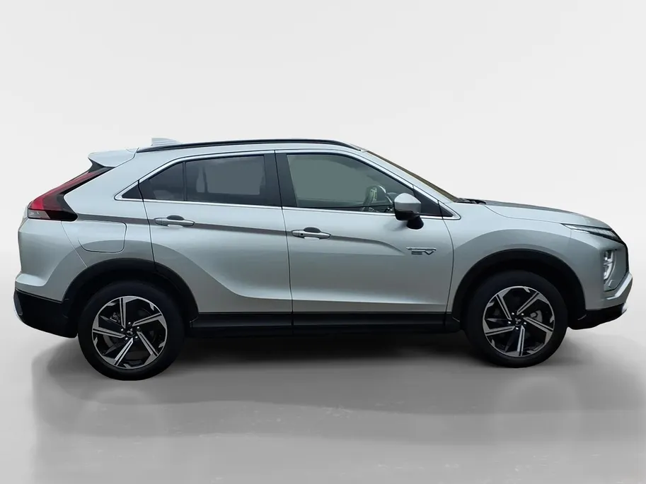 Mitsubishi Eclipse Cross 2.4 PHEV Intense+ Automaat | Navigatie | Trekhaak | Dealer onderhouden | Fabrieksganatie