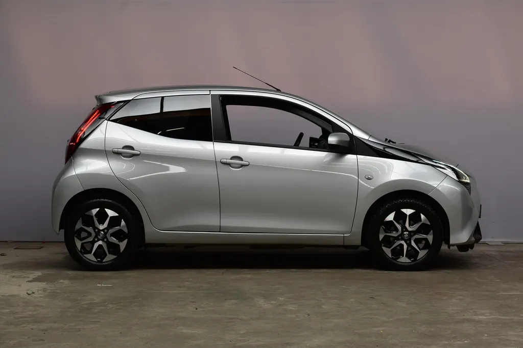 Toyota Aygo 1.0 VVT-i X First I Apple Carplay - Android Auto