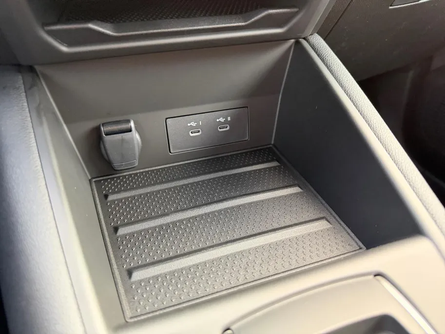 Mitsubishi Grandis 1.8 HEV Intense+ | 3.000,- korting | 8 Jaar Garantie | Snel leverbaar |