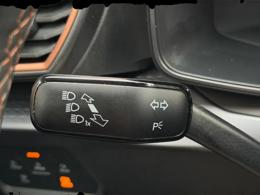 CUPRA Leon 1.5 PHEV Business 204PK AUTOMAAT | Elektrische actieradius tot 125km WLTP | Navigatie | Apple Carplay & Android Auto | Adaptive Cruise Control | Climate Control | Parkeersensoren voor & achter | 18'' Lichtmetalen velgen | Strakke auto