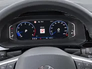 Volkswagen T-Roc 1.5TSI/150PK R-Line Black Style · Panoramadak · Apple/Android Car Play · Camera + Parkeersensoren · Garantie t/m 01-08-2027