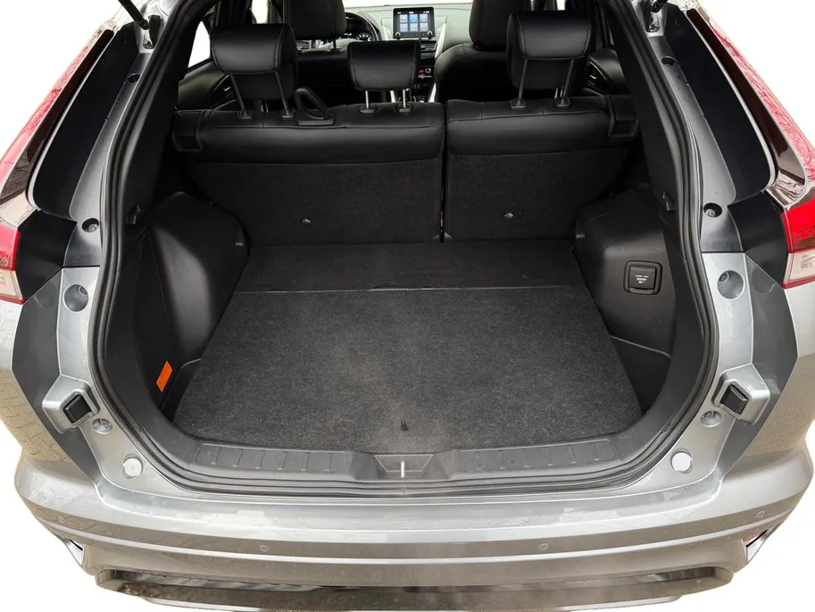 Mitsubishi Eclipse Cross Instyle | Pano dak | 360 Graden camera | Stoelverwarming voor en achter | Lederen stoelbekleding | Navigatie |