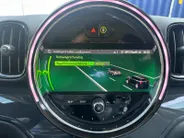 MINI Countryman 1.5 Cooper Chili | Harman & Kardon | Elektrische Stoelverstelling | Automatische Achterklep | Camera | Navi | Parkeersensoren | Cruise & Climate Control | 12 Maanden BOVAG Garantie