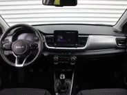 Kia Stonic 1.0 T-GDi MHEV DynamicPlusLine | Stuur-/stoelverwarming | Camera | Clima | Cruise | 16' LM | Navi | LED | Keyless |