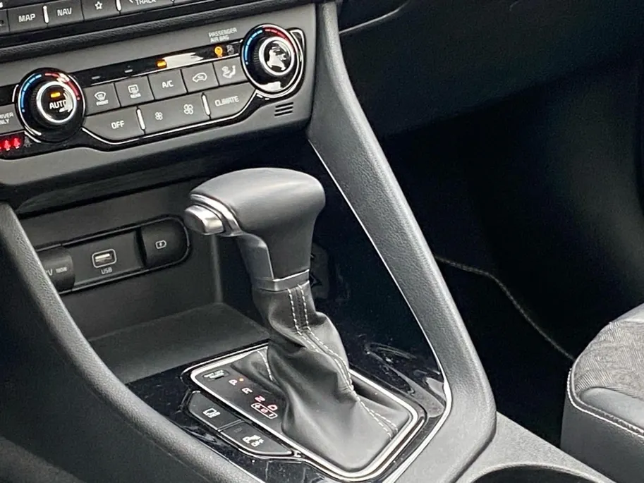 Kia Niro 1.6 GDi Hybrid DynamicLine | Navigatie | Climate control | Parkeer camera | Cruise control