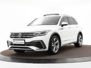 Volkswagen Tiguan 1.5 TSI 150pk DSG R-Line Business+ · Leder · Panoramadak · Apple/Android Car Play · Dodehoeksensor · Elek. Achterklep · 360 Camera · All-season banden · 19'' Inch · EXTRA INRUILKORTING ·