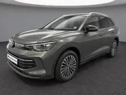 Volkswagen Tiguan 1.5 eTSI 130pk DSG Life Edition · 360 Camera · Inklap. Trekhaak · Dodehoeksensor · Apple/Android Car Play · Parkeerassistent ·