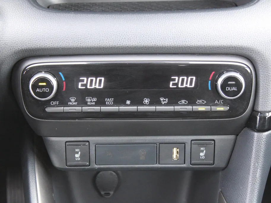 Mazda 2 Hybrid 1.5 Agile | Comfort pakket | CarPlay | Camera | Stuur-/stoelverwarming | Cruise adapt. | 15' LM |