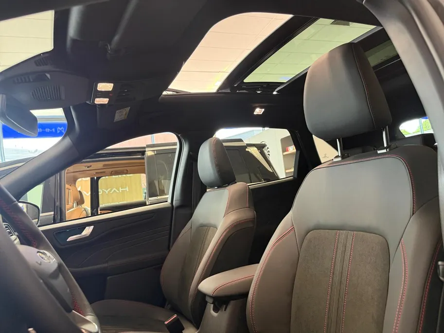 Ford Kuga 2.5 PHEV ST-Line X | Nieuw op Voorraad| Panoramadak | Winter Pack | Driver Assistance Pack | Elektrische Trekhaak |