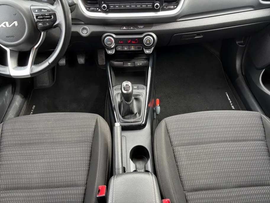 Kia Stonic 1.0 T-GDi MHEV DynamicPlusLine | *1e EIGENAAR | *LAGE KM- STAND | APPLE CARPLAY/ ANDROID AUTO | CAMERA | NAVI | KEYLESS | CLIMA | DEALER ONDERH. | ORIGINEEL NL  |