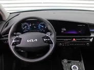 Kia Niro 1.6 GDi Hybrid DynamicPlusLine | Trekhaak | Stuur-/stoelverwarming | Schuifdak | Camera | Cruise adapt. | Clima | HUD | LED | 16" LM |