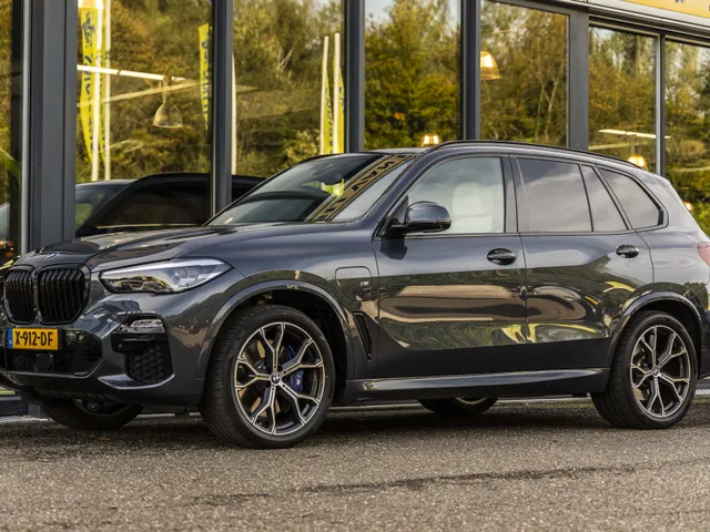 BMW X5 xDrive45e High Executive M-Sport / panoramadak / massage / stoelverkoeling