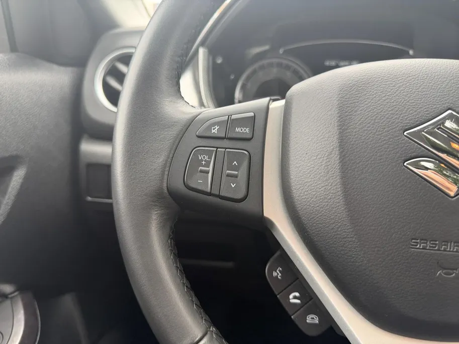 Suzuki Vitara 1.4 Boosterjet Style Smart Hybrid AllGrip | Navigatie | Adapt. cruise / climate control | Camera | Schruif/kanteldak |