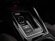 Volkswagen Golf 2.0 TSI 245pk DSG GTI · Panoramadak · Camera · Dodehoeksensoren · Matrix LED · Stuur- & Stoelverwarming · Keyless ·